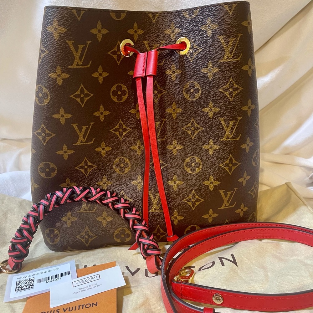 ❌SOLD❌💯Authentic Louis Vuitton LV Neonoe MM Bucke